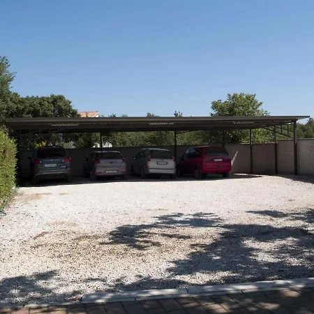 House And Apts. In Porec/istrien 33148 Apartman Porec